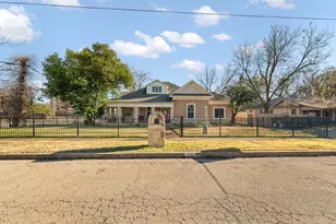 511 W Wilson St, Cleburne, TX 76033 - Photo 36
