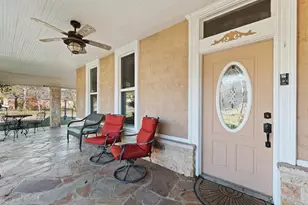 511 W Wilson St, Cleburne, TX 76033 - Photo 4