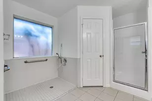 1129 Briar Oaks Dr, Irving, TX 75060 - Photo 28