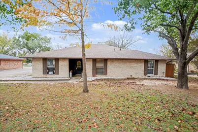 2257 Bolden Road, Irving, TX 75060 - Photo 2