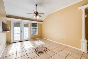 2104 Cold Springs Dr, Arlington, TX 76017 - Photo 10