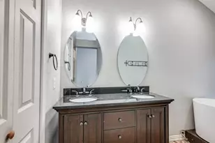 2104 Cold Springs Dr, Arlington, TX 76017 - Photo 18