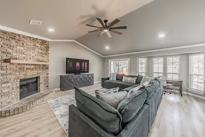 505 Rosemary Lane, Euless, TX 76039 - Photo 6