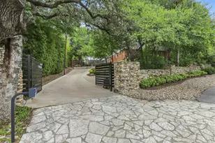208 Rockwood Park Dr, Fort Worth, TX 76107 - Photo 6
