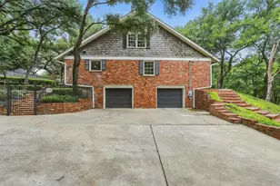 208 Rockwood Park Dr, Fort Worth, TX 76107 - Photo 8