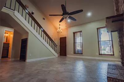 593 King Circle, Lewisville, TX 75067 - Photo 4