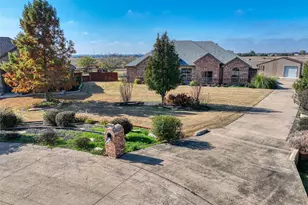 178 Chazlynn Ct, Waxahachie, TX 75165 - Photo 2