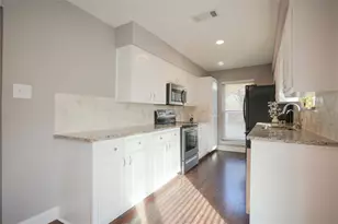 1610 St James Dr, Carrollton, TX 75007 - Photo 4