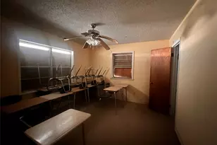 209 S Walton St, Blooming Grove, TX 76626 - Photo 10