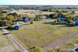 209 S Walton St, Blooming Grove, TX 76626 - Photo 20