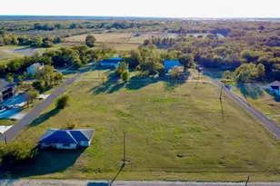 209 S Walton St, Blooming Grove, TX 76626 - Photo 22