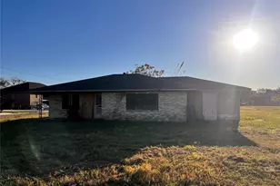 209 S Walton St, Blooming Grove, TX 76626 - Photo 2