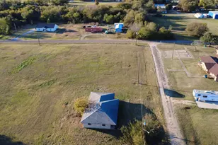 209 S Walton St, Blooming Grove, TX 76626 - Photo 16