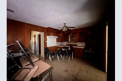 209 S Walton Street, Blooming Grove, TX 76626 - Photo 4