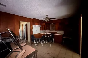 209 S Walton St, Blooming Grove, TX 76626 - Photo 4