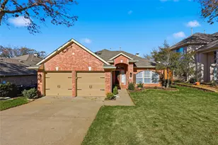 2203 Knoll Ridge Dr, Corinth, TX 76210 - Photo 2