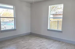 2518 W Clarendon Dr, Dallas, TX 75211 - Photo 10