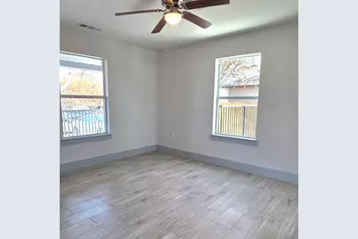 2518 W Clarendon Drive, Dallas, TX 75211 - Photo 8