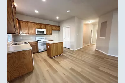 5017 Bedfordshire Drive, Fort Worth, TX 76135 - Photo 4