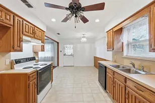 823 Marigold Dr, Cedar Hill, TX 75104 - Photo 6