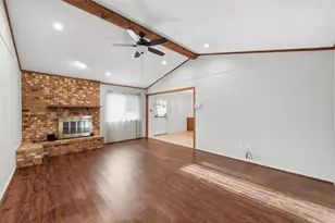 823 Marigold Dr, Cedar Hill, TX 75104 - Photo 4