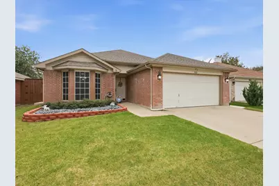 3023 Bosswood Court, Grand Prairie, TX 75052 - Photo 2