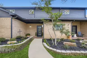 900 Pioneer Cir E, Argyle, TX 76226 - Photo 2