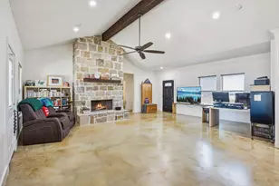 1084 Justin Dr, Springtown, TX 76082 - Photo 4