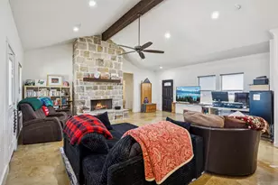 1084 Justin Dr, Springtown, TX 76082 - Photo 4