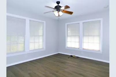 2412 N Carroll Boulevard, Denton, TX 76201 - Photo 16