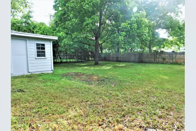 2412 N Carroll Boulevard, Denton, TX 76201 - Photo 26