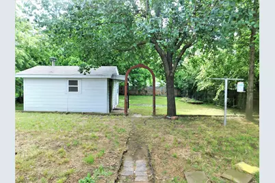 2412 N Carroll Boulevard, Denton, TX 76201 - Photo 24