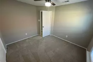 3840 Scarsdale Ln, Dallas, TX 75227 - Photo 14