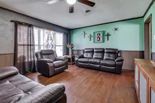 5732 Monterrey Dr, Fort Worth, TX 76112 - Photo 4