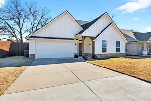 627 N Preston Ave, Van Alstyne, TX 75495 - Photo 2