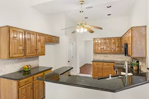 702 Giltin Ct, Arlington, TX 76006 - Photo 12