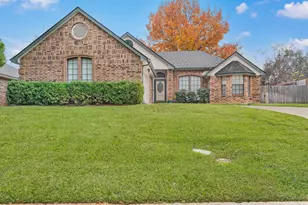 702 Giltin Ct, Arlington, TX 76006 - Photo 2