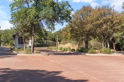 1240 Autumn Oaks Circle, China Spring, TX 76633 - Photo 4