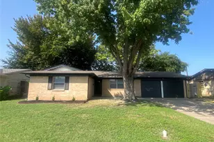 4927 Eastgate Cir, Dallas, TX 75216 - Photo 1