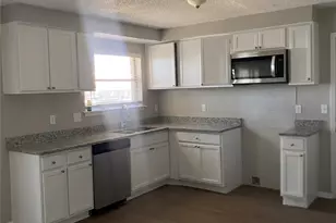 4927 Eastgate Cir, Dallas, TX 75216 - Photo 10