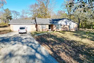 152 County Rd 45850, Blossom, TX 75416 - Photo 2