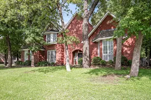 8312 Thorncrest Ct, North Richland Hills, TX 76182 - Photo 2