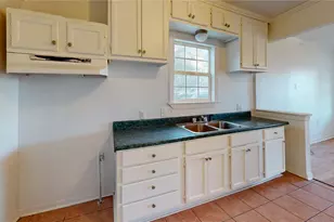 2021 Gurley Ave, Waco, TX 76706 - Photo 4