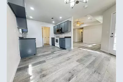806 E 10th Street, Bonham, TX 75418 - Photo 10