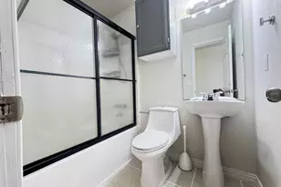 806 E 10th St, Bonham, TX 75418 - Photo 14