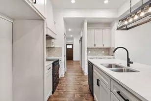 5901 S Lakeside Hills Ct, Granbury, TX 76048 - Photo 18