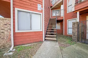 9827 Walnut St, Dallas, TX 75243 - Photo 2