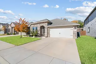 8617 Keeneland Dr, Fort Worth, TX 76120 - Photo 2