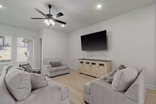 8617 Keeneland Dr, Fort Worth, TX 76120 - Photo 6