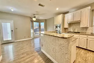 2301 Mapleleaf Ln, Flower Mound, TX 75028 - Photo 10